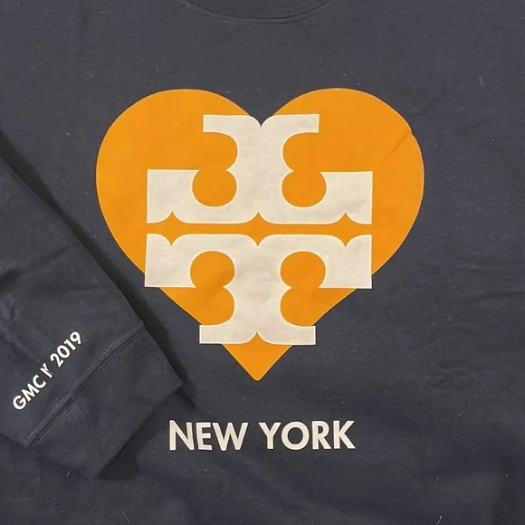 Sweatshirt - Picture 2 of 3